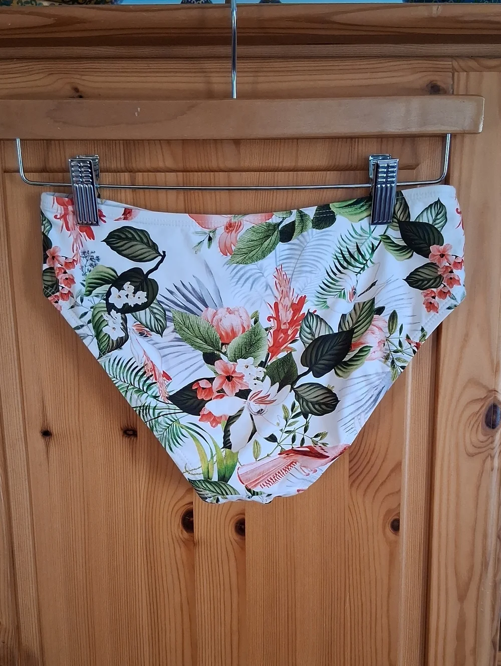Nip Tuck Swim White Green Pink Tropical Floral Tankini Two Piece Swimsuit Size 4